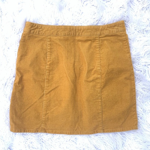 Charlotte Russe Dresses & Skirts - 〰️Charlotte Russe〰️corduroy skirt